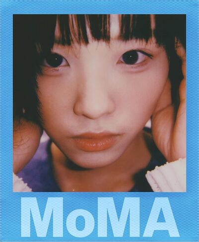 Polaroid Now Generation 3 MOMA EDITION مع عدسة ذاتي واضحة للإنسان وعدسة التركيز التلقائي in Saudi Arabia