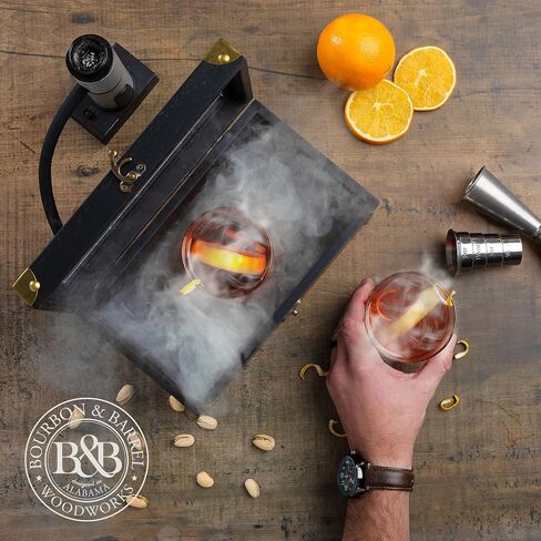 Bourbon & Barrel Cocktail Smoker Kit | مصنوع من Walnut Wood | طقم مدخن ويسكي مع المدخن الفوري ، صندوق التدخين ، علبة الطعام و 4 أنواع من رقائق الخشب | مدخن مشروب قديم الطراز [الجوز] in Saudi Arabia