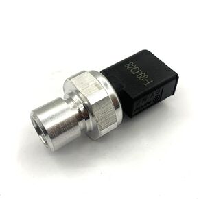 AC Refrigerant Pressure Sensor Switch 5Q0959126A 82CP68-01 for VW Golf 7 MK7 Tiguan Touran Audi A3 A4 A5 TT