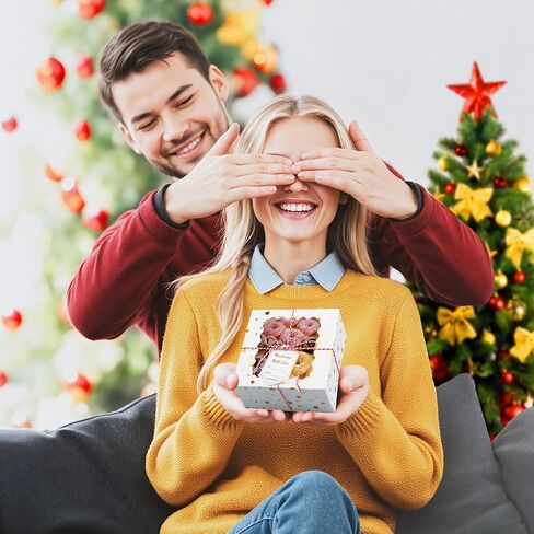 24 مجموعة من صناديق بسكويت عيد الميلاد مع حلوى نافذة ومعجنات مقاس 9 × 6 × 3 بوصات حاوية صناديق مخبز ذهبية لتقديم الهدايا بالفراولة المغطاة بالشوكولاتة في عيد الميلاد، والدونات، وصناديق تغليف الكعك الصغيرة in Kuwait