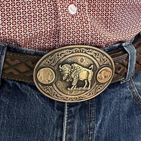 Montana Silversmiths bain's Nature's Valor Buckle مع Buck و Doe in Saudi Arabia