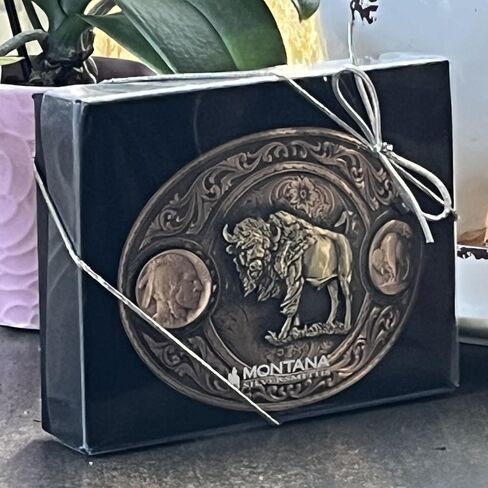 Montana Silversmiths bain's Nature's Valor Buckle مع Buck و Doe in Saudi Arabia