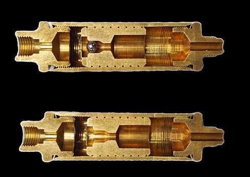 شاحن فلاش موفر للتسرب، محول شحن سائل تبريد منخفض الجانب - شحن سريع يصل إلى 8 مرات أسرع من شحن البخار - مع صمام فحص مدمج للتنظيف بالمكنسة الكهربائية - متوافق مع جميع المبردات in Kuwait