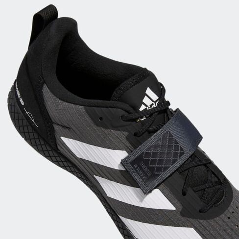 Adidas the Total Team Navy Blue/Silver Men Men 6.5 ، 7.5 Mediance للسيدات in Kuwait