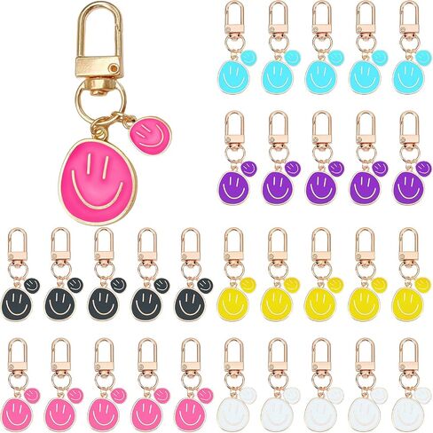 120pcs الوجه المبتسم سلسلة المفاتيح مع بطاقات المعايدة على شكل قلب ليوم عيد الحب ، مفتاح لطيف لجوائز الفصول الدراسية ، والعودة إلى عيد ميلاد المدرسة عيد الحب هدية ، و goodie bag stuffers in Kuwait