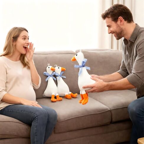 6 PCS One Silly Goose Party Favors محشوة حيوان 6 بوصة أفخم بيضاء أوزة سخيفة مع طوق ناعم محشو بالهدايا دمية بطة مضحكة لإمدادات أعياد الميلاد ديكورات المنزل (الشريط الأحمر) in Saudi Arabia