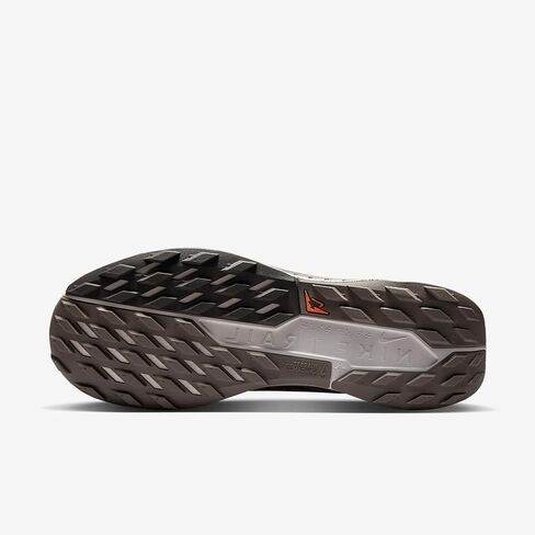 Nike Men's Pegasus Trail 5 Gore-tex Sneaker in Saudi Arabia