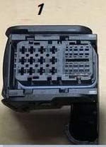 Davitu Electrical Equipments Supplies - Automotive Connector IX35 Computer Board Harness Plug USED - (Color: Dark Grey) in Saudi Arabia
