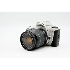Canon EOS Kiss III (AKA EOS Rebel 2000 في الولايات المتحدة الأمريكية/كندا) كاميرا فيلم SLR ذات التركيز التلقائي مع عدسة Canon 28-80 مم EF (متجددة) in Kuwait