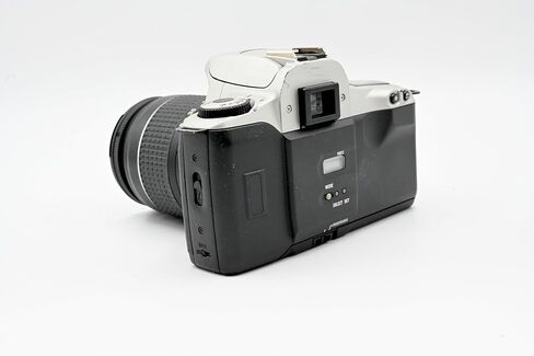 Canon EOS Kiss III (AKA EOS Rebel 2000 في الولايات المتحدة الأمريكية/كندا) كاميرا فيلم SLR ذات التركيز التلقائي مع عدسة Canon 28-80 مم EF (متجددة) in Kuwait