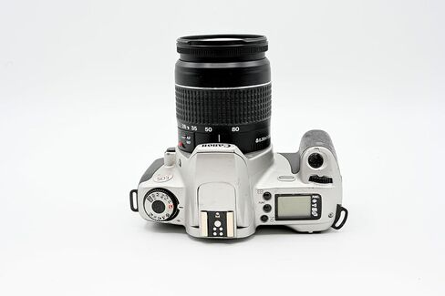 Canon EOS Kiss III (AKA EOS Rebel 2000 في الولايات المتحدة الأمريكية/كندا) كاميرا فيلم SLR ذات التركيز التلقائي مع عدسة Canon 28-80 مم EF (متجددة) in Kuwait