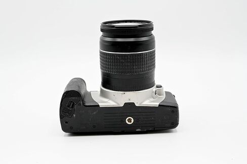 Canon EOS Kiss III (AKA EOS Rebel 2000 في الولايات المتحدة الأمريكية/كندا) كاميرا فيلم SLR ذات التركيز التلقائي مع عدسة Canon 28-80 مم EF (متجددة) in Kuwait