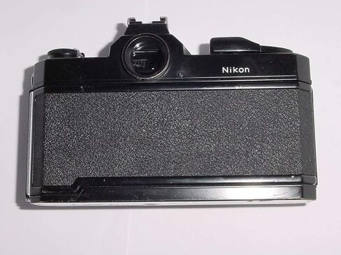 هيكل كاميرا Nikon Nikomat (AKA Nikkormat) FT3 باللون الأسود فقط، يتطلب عدسة (متجددة) in Kuwait