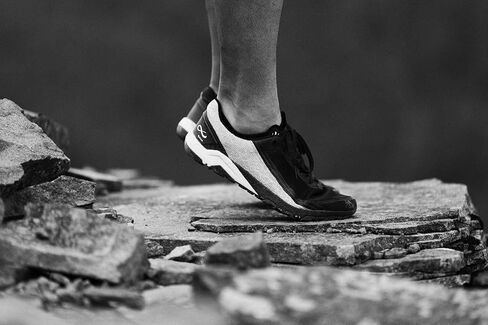 Womens Lightweight Flexible Trail Running Shoes – Minimalist Zero Drop Trainers with Wide Toe Box – Japanese Inspired Athletic Sneakers Black in Saudi Arabia
