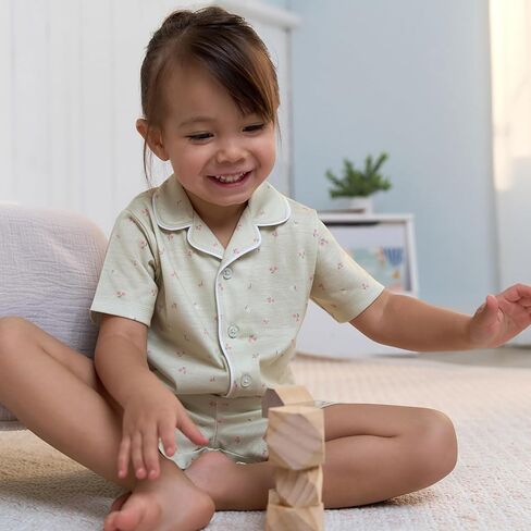 مجموعة بيجامة قصيرة بنمط معطف للفتيات الصغيرات من Gerber مكونة من قطعتين للفتيات الصغيرات والرضع in Saudi Arabia