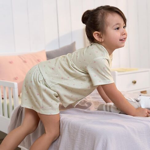 مجموعة بيجامة قصيرة بنمط معطف للفتيات الصغيرات من Gerber مكونة من قطعتين للفتيات الصغيرات والرضع in Saudi Arabia