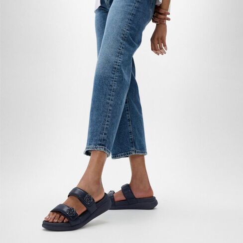 صندل نسائي من FitFlop على شكل حرف F-Mode Go Beadie-Button قابل للتعديل على شكل مسطح 2-Bar - صنادل مبطنة من الجلد الصناعي مع راحة Microwobbleboard ونعل مقاوم للانزلاق - أزرق داكن، 6.5 in Kuwait