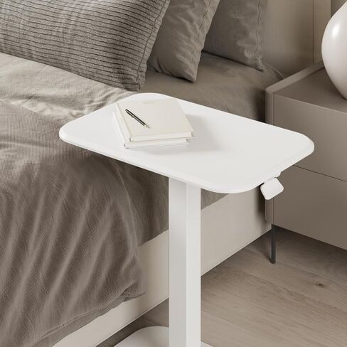 ERGOHOME ™ ELEVANCE TABLE ™ طاولة جانبية قابلة لضبط الارتفاع للأريكة أو السرير وطاولة الكمبيوتر المحمول - طاولة قهوة صغيرة للمكتب - طاولة جانبية للأريكة على شكل حرف C مع وظائف متعددة (قاعدة بيضاء وسطح من خشب البلوط المغسول) in Kuwait