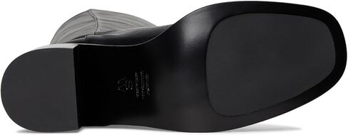 حذاء Stuart Weitzman النسائي 5050 Finn عالي الركبة in Saudi Arabia