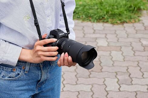 عدسة تامرون 18-300 ملم F/3.5-6.3 Di III-A VC VXD الكل في واحد لكاميرات نيكون Z APS-C بدون مرآة in Kuwait