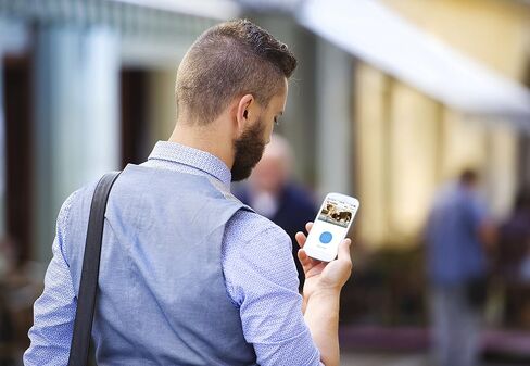 كاميرا فيديو منزلية Motorola FOCUS86 Wi-Fi HD مع تكبير رقمي (أبيض) (متجدد) in Saudi Arabia