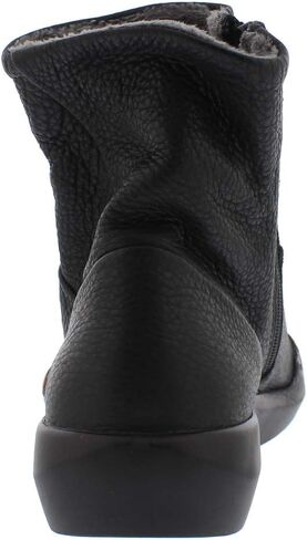 أحذية الكاحل النسائية من Softinos in Kuwait