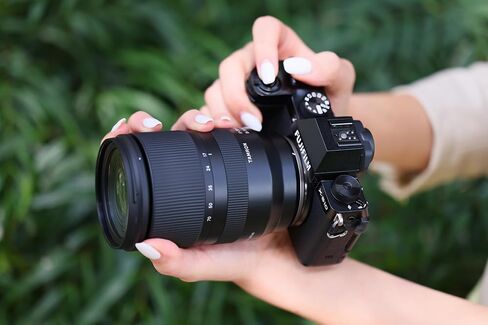 TAMRON 17-70mm F/2.8 Di III-A VC RXD Zoom Lens for Fujifilm APS-C Mirrorless System Cameras, Black (Renewed) in Saudi Arabia