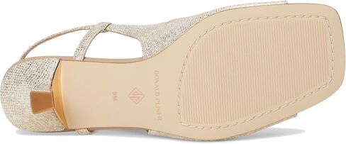 Donald J Pliner Women's Grinn Pump in Saudi Arabia