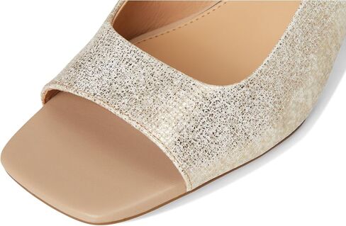 Donald J Pliner Women's Grinn Pump in Saudi Arabia