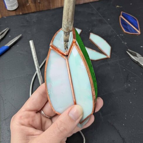 مجموعتان من أدوات إحباط الزجاج الملون للزنبق ثلاثي الأبعاد، قالب تهزهز من الزجاج الملون مع شريط نحاسي لأداة إحباط اليد من الزجاج الملون، نمط زنبق الزجاج الملون in Kuwait