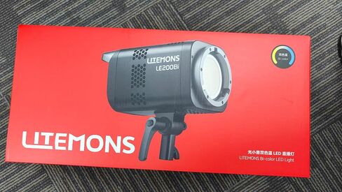 مصباح LED ثنائي اللون من Godox LE300Bi، ضوء GODOX بقدرة 320 وات، جسم معدني بالكامل، CRI/TLCI98+، CCT 2800K-6500K/11 تأثيرات FX/حامل Bowens/مروحة هادئة، تطبيق/DMX/NFC/CRMX للتحكم في الفيديو والبث والاستوديو in Kuwait