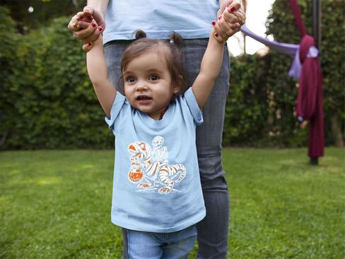 اذهب إلى كل خارج الهيكل العظمي ركوب مومياء تي ريكس خدعة أو علاج رجل طفل إمرأة الشباب تي شيرت in Saudi Arabia