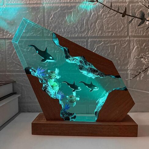 مصباح Orca Ocean الراتنج - ضوء ليلي مصنوع يدويًا من الراتنج مع منفذ USB، أضواء متغيرة، هدايا الأحياء البحرية للنساء والرجال، مقتنيات لعشاق المحيط، هدايا عيد ميلاد فريدة له ولها (6 بوصات × 4 بوصات) in Saudi Arabia