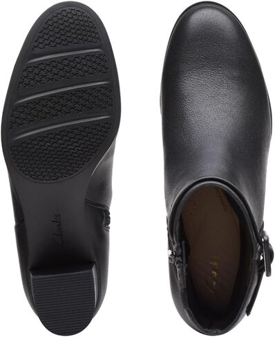 حذاء Loken Zip النسائي المقاوم للماء من Clarks in Saudi Arabia