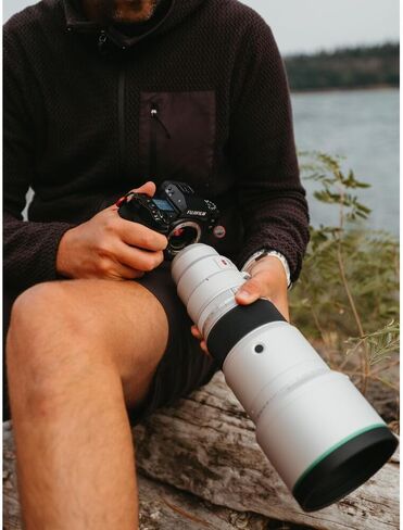 مجموعة عدسات FUJIFILM XF 500mm f/5.6 R LM OIS WR مع بطاقة ذاكرة Extreme PRO سعة 64 جيجابايت + طقم مرشح أساسيات رقمية 3 قطع 95 مم + المزيد in Saudi Arabia