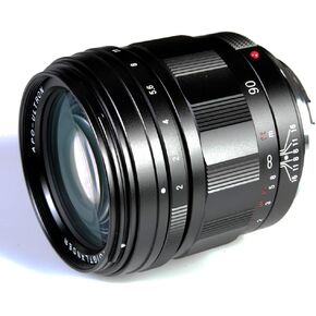 Voigtlander Black M 90mm f2.0 APO Ultron for M Cameras in Saudi Arabia