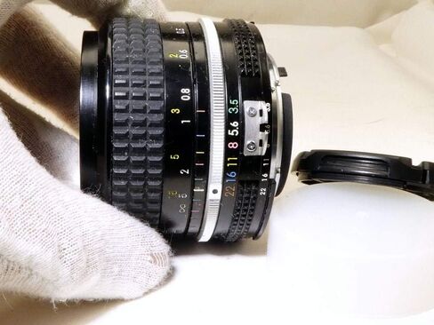 عدسة نيكون NIKKOR مقاس 28 مم f3.5 Ai للتركيز اليدوي (متجددة) in Saudi Arabia