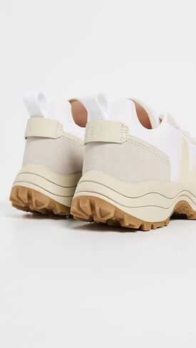 حذاء رياضي نسائي من VEJA Venturi II، أبيض بيير، 10 in Kuwait