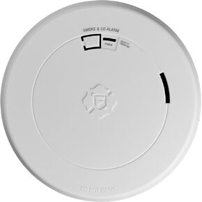 First Alert SMCO200, Battery-Operated Combination Smoke & Carbon Monoxide Alarm with Slim Profile Design, 1-Pack