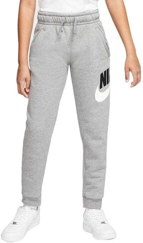بنطال Sportswear Club للأولاد من Nike + بنطال HBR (للأطفال الكبار) كربون هيذر/رمادي دخاني MD (للأطفال الكبار من عمر 10 إلى 12 عامًا) in Saudi Arabia