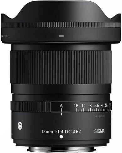 حزمة سيجما 12 ملم f/1.4 DC المعاصرة FUJIFILM X (416975). العدسة المثالية للصور الاحترافية، وحفلات الزفاف، والمغامرات الداخلية والخارجية، والحياة البرية، والسفر، والسارفاري، واستخدام التصوير الفوتوغرافي + الملحقات in Saudi Arabia