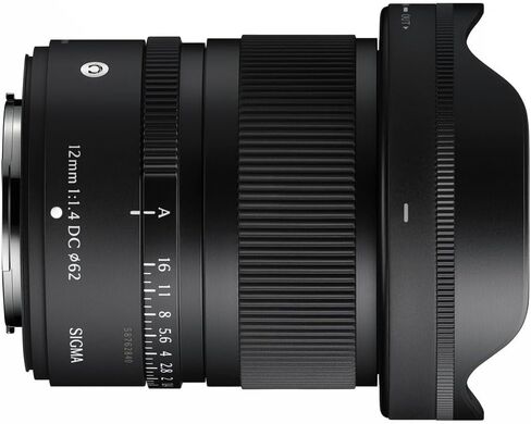 حزمة سيجما 12 ملم f/1.4 DC المعاصرة FUJIFILM X (416975). العدسة المثالية للصور الاحترافية، وحفلات الزفاف، والمغامرات الداخلية والخارجية، والحياة البرية، والسفر، والسارفاري، واستخدام التصوير الفوتوغرافي + الملحقات in Saudi Arabia