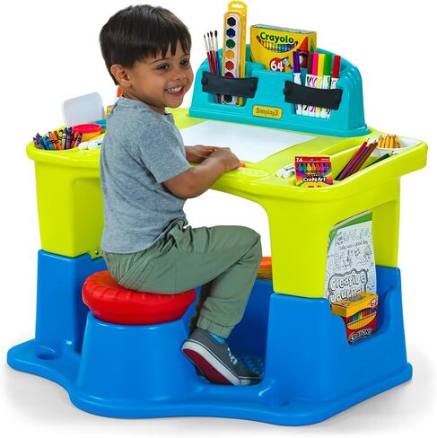 مجموعة طاولة وكرسي مكتب فني إبداعي للأطفال من Simplay3 مع كرسي مكتب مرفق، وأرضية كاملة وتخزين فني in Kuwait