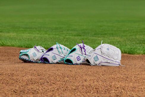 Wilson 2026 A500 Siren Fastpitch Softball Gloves in Saudi Arabia