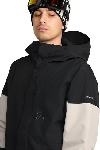 سترة Volcom الرجالية المعزولة المعاد تدويرها على الجليد من Volcom - مقاومة للماء 10 كيلو وقابلة للتنفس in Kuwait