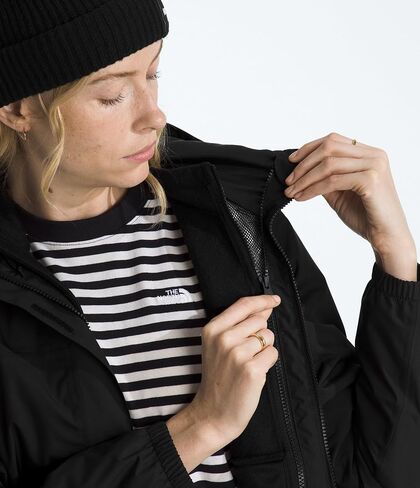 سترة أنتورا تريكليمايت النسائية من THE NORTH FACE | غلاف مقاوم للماء، طبقة صوف داخلية دافئة، غطاء رأس قابل للتعديل مع رباط سحب in Saudi Arabia