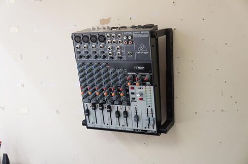 نظام تثبيت على الحائط بحامل فاخر لخلاط Behringer Xenyx 1204USB in Kuwait