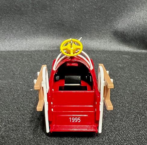 Hallmark QX5027 Kiddie Car Classics #2 Murray Fire Truck 1995 زخرفة تذكارية in Saudi Arabia