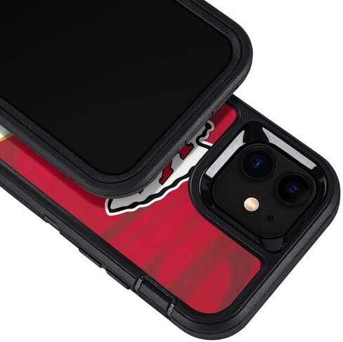 غلاف هاتف من Skinit متوافق مع حافظة OtterBox Defender Pro لهاتف iPhone 12 - تصميم مرخص رسميًا من NFL Kansas City Chiefs in Saudi Arabia