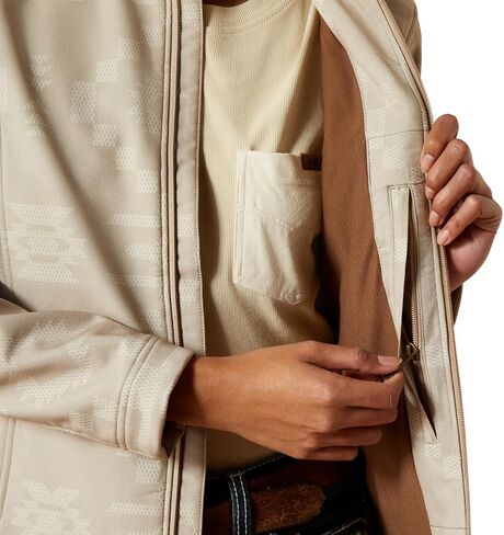 سترة نسائية من ARIAT بطباعة شعار Ariat Softshell in Saudi Arabia